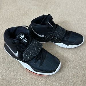 Nike Kyrie 6 Men’s size 12 basketball shoes